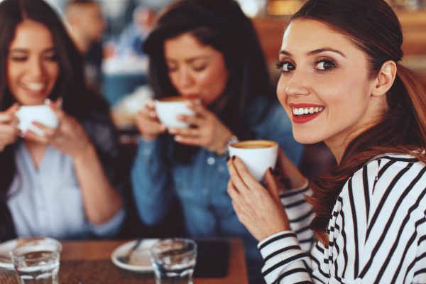 Tomando Café en la oficina
